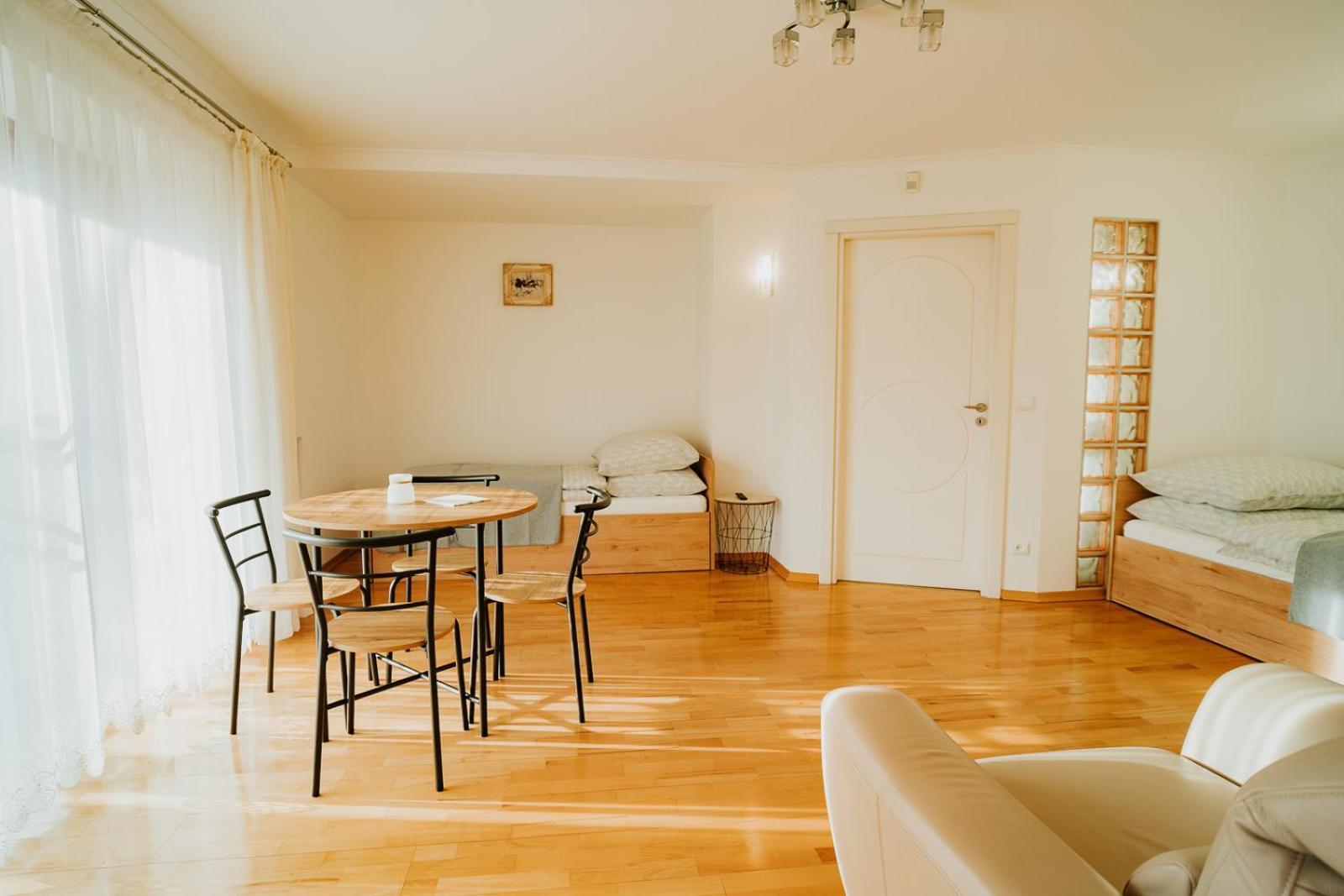 Apartamenty Pod Dzwonkiem 瓦多维采 外观 照片